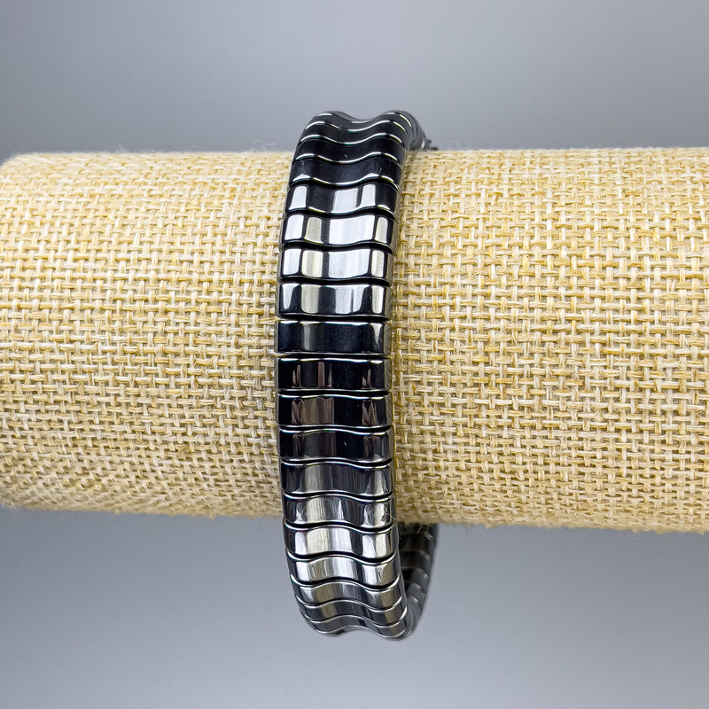 Armband met hematiet schakels, donkergrijze kleur, diameter 15×4 mm ±, lengte 18 cm ±, stretch