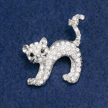 Broche 'Poesje met witte strass-steentjes', zilverkleurig metaal 36×36 mm